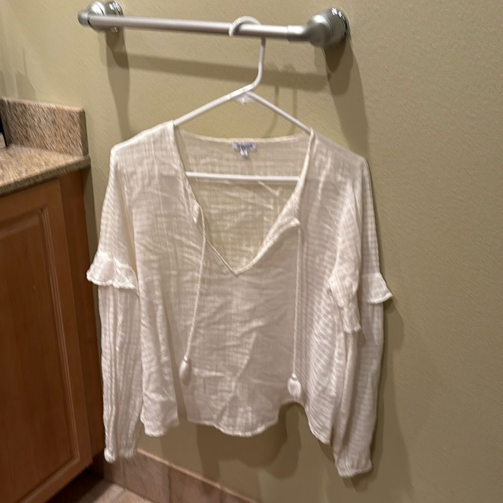 Splendid woman's beachy vibe white long sleeve top